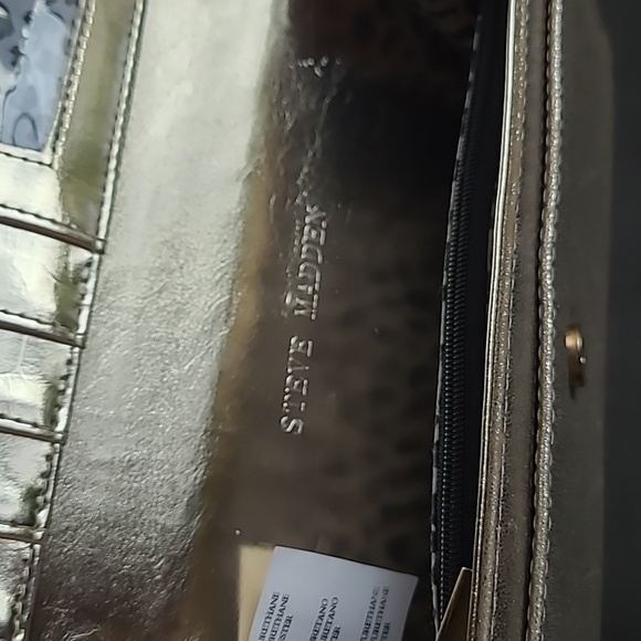 Steve Madden Gold Clutch - Picture 5 of 7